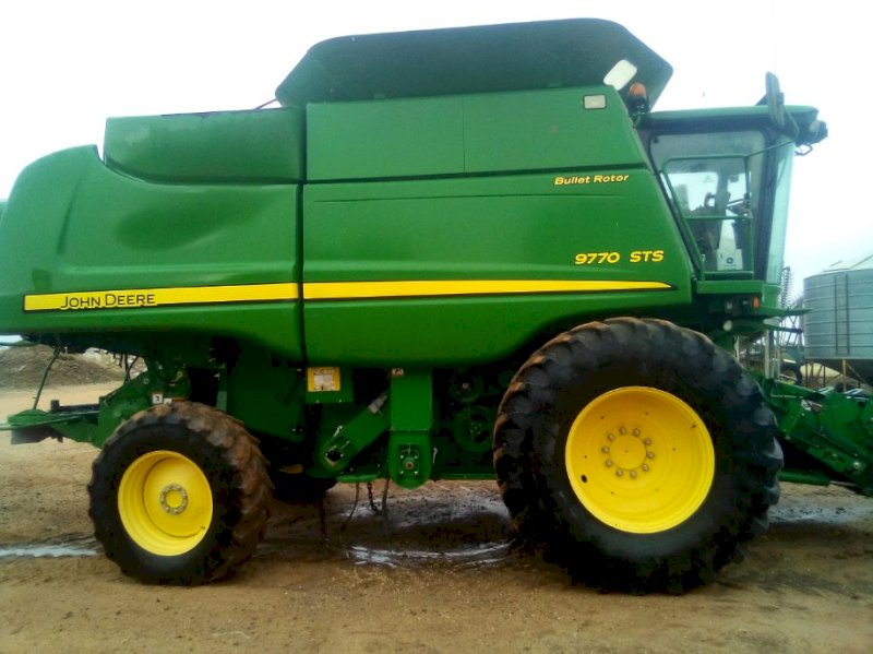 John Deere 9770 Header with 640D 40ft Draper Front