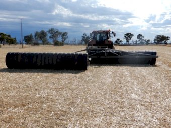 Under Auction - (A166) FarmPro Double Tyre Roller 