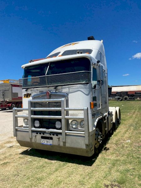 2004 Kenworth K104 Prime Mover