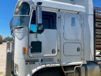 2004 Kenworth K104 Prime Mover