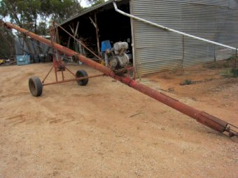 Rodda 33' x 6" Auger