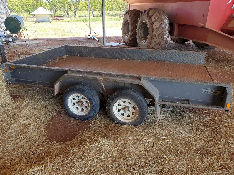 Tandem Trailer with Ramps