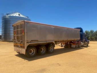 T601 Kenworth with 36' Trailer