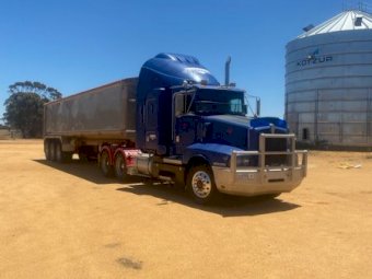 T601 Kenworth with 36' Trailer