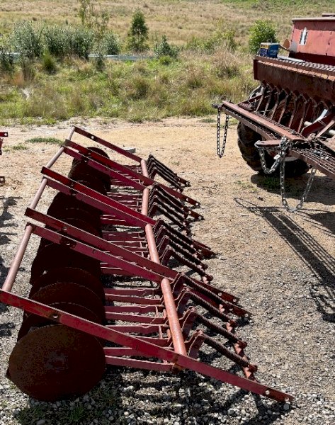 WANTED Single Disc Undercarriage to suit International 511 Seeder