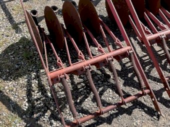 WANTED Single Disc Undercarriage to suit International 511 Seeder