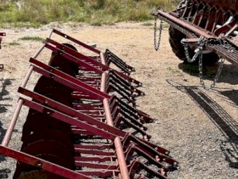 WANTED Single Disc Undercarriage to suit International 511 Seeder