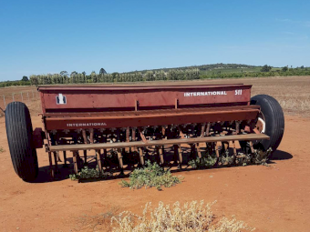 International 511 Combine with SSB