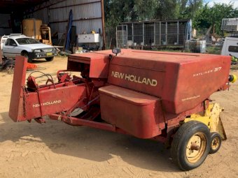 New Holland 317 Square Baler