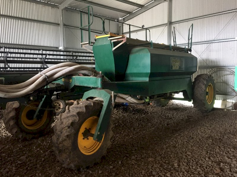 Simplicity 6000 TQ2 Air Seeder Cart Farm Tender