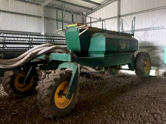 Simplicity 6000 TQ2 Air Seeder Cart