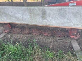 Kuhn GMD 702 Disc Mower