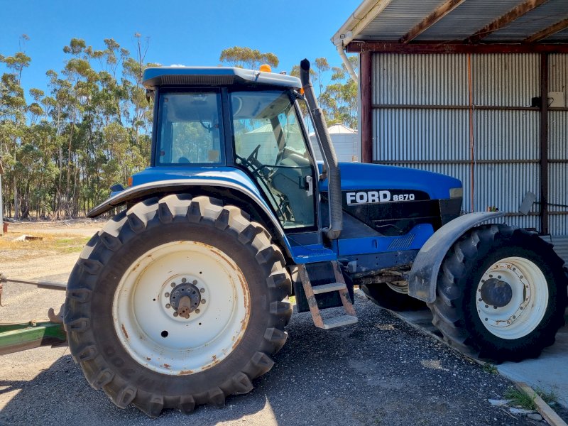 1996 Ford  8670 Tractor