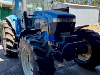 1996 Ford  8670 Tractor