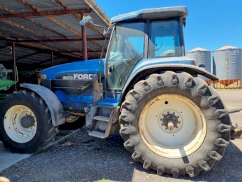 1996 Ford  8670 Tractor