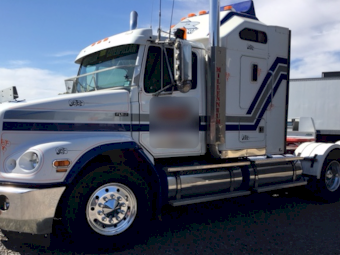 1998 Freightliner FL 112 Business Millenium Class Prime Mover