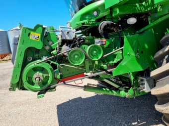 2015 John Deere S680STS Combine with 40ft 640D Draper Front