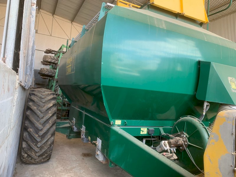 Simplicity 12000 Litre Tow Between Airseeder Cart