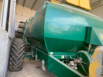 Simplicity 12000 Litre Tow Between Airseeder Cart