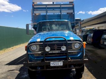 1978 INTERNATIONAL 16’ Tipping Tray with Near New Stock Crate