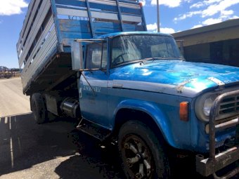 1978 INTERNATIONAL 16’ Tipping Tray with Near New Stock Crate