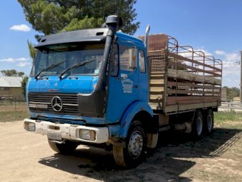 1979 Mercedes-Benz 2224 Tray truck with stock crate