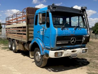 1979 Mercedes-Benz 2224 Tray truck with stock crate