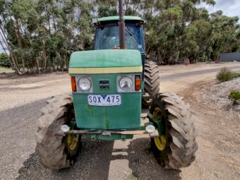 Under Auction - (A168) 1985 Chamberlain 4290 Tractor 