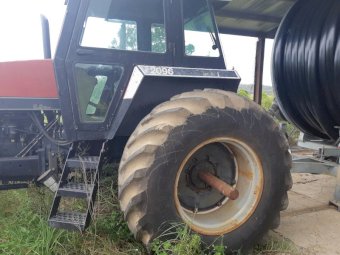 Under Auction - (A172) 1989 Case IH 2096 Tractor 