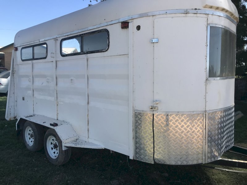 Horse Float (Project)