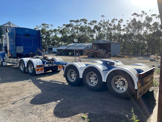 Under Auction - (A168) 2020 AM Trailers Tri-Axle A Dolly 