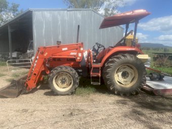 Daedong DK 75 Tractor with FEL