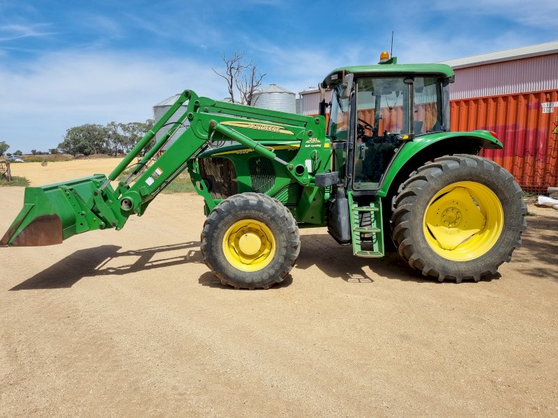 Under Auction - (A181) 2004 John Deere 6520SE Tractor With FEL & Attachments. 