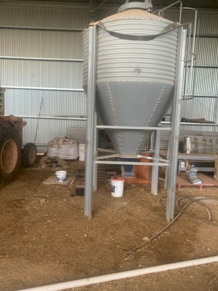 2.8MT Big Dutchman Grain Silo With Hopper