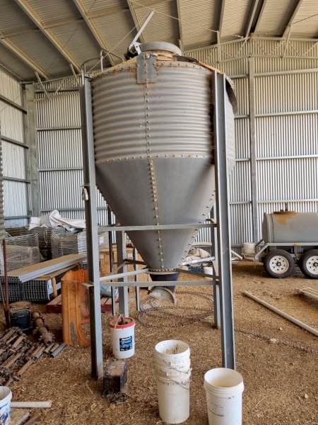 2.8MT Big Dutchman Grain Silo With Hopper