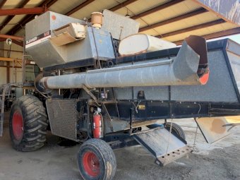 Gleaner M3 Header and 22ft Front