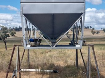 Parkes Industries Seed/Fertilizer 10-12 tonne Grouper Bin