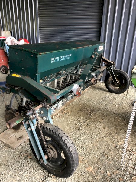 2000 Metfarm 16 Row 2BFX-16 Seeder