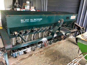 2000 Metfarm 16 Row 2BFX-16 Seeder