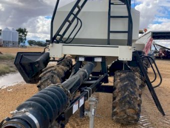 2015 Bourgault 2200 Air Cart