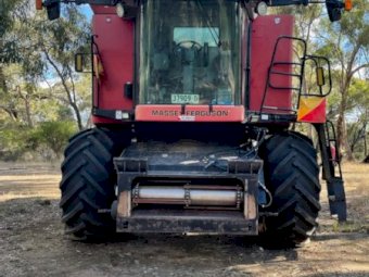 Under Auction - (A169) 2004 Massey Ferguson 9790 Combine 
