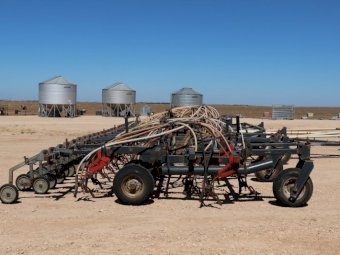 Flexicoil 800 series 62’ air seeder