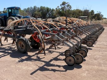 Flexicoil 800 series 62’ air seeder