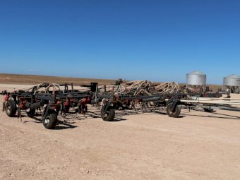 Flexicoil 800 series 62’ air seeder