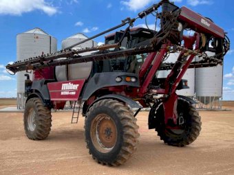 2009 Miller Nitro 4365 SP Sprayer