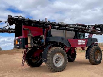 2009 Miller Nitro 4365 SP Sprayer