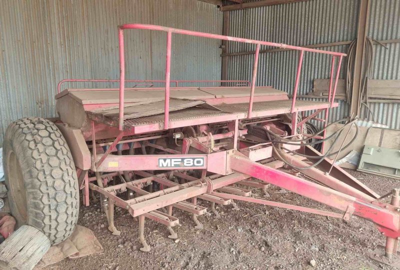 Massey Ferguson MF80 Combine