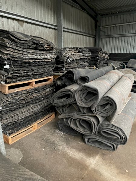 Under Auction - (A170) Stable Flooring and Underlay 