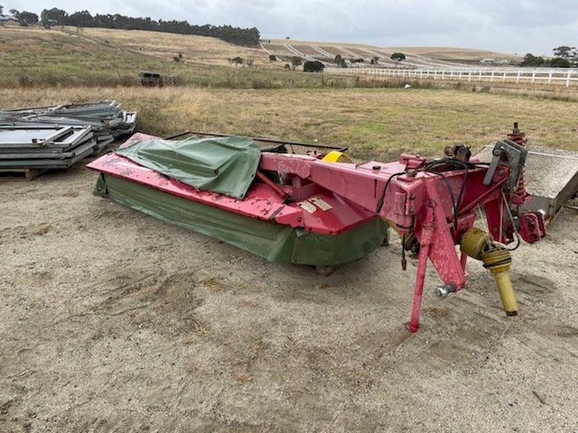 Under Auction - (A170)  2001 JF-Stoll GX-3200SB 6 Disc Mower 