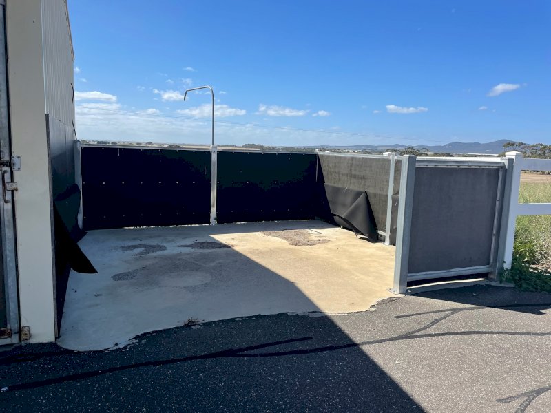 Under Auction - (A170) Horse Wash Down Bay 